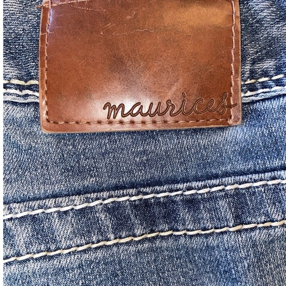 Maurice’s Women’s 7/8 Blue Bootcut Faded Low Rise Denim - Picture 4 of 7